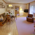 ホテル Valara Alpine Art トゥクス