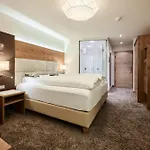 Valara Alpine Art トゥクス