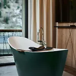 Valara Alpine Art ホテル