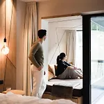 Valara Alpine Art 4* トゥクス