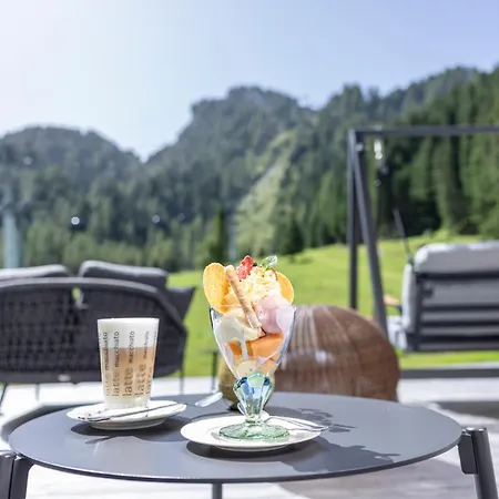 Valara Alpine Art