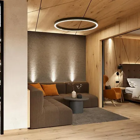 Valara Alpine Art 4*