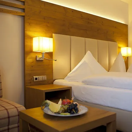 Valara Alpine Art Hotel 4*