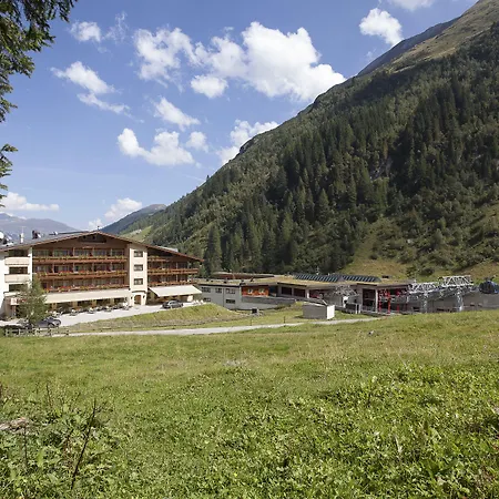 Hotel Valara Alpine Art Tux