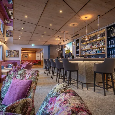 Hotel Valara Alpine Art 4*