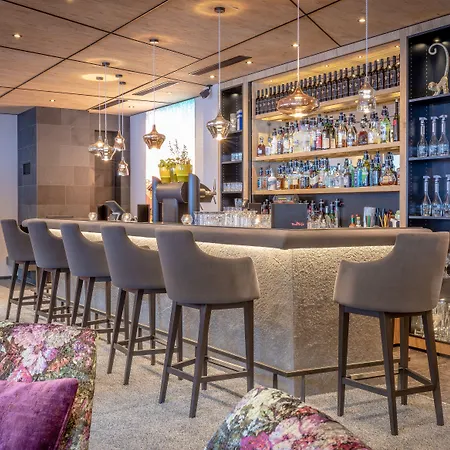 Hotel Valara Alpine Art Tux