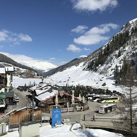 Valara Alpine Art
