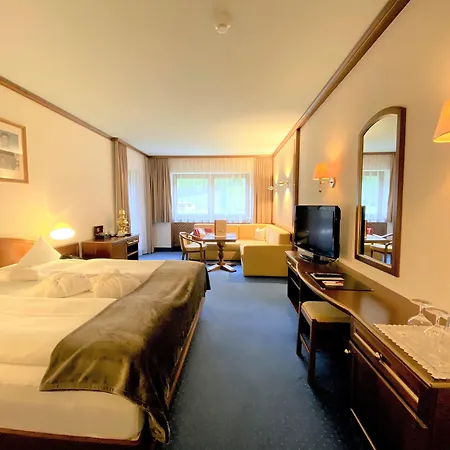 Valara Alpine Art Tux