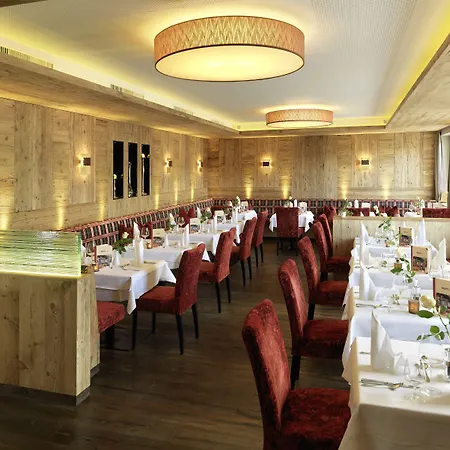 Valara Alpine Art Hotel 4*