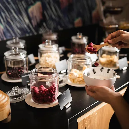 Valara Alpine Art Hotel Tux