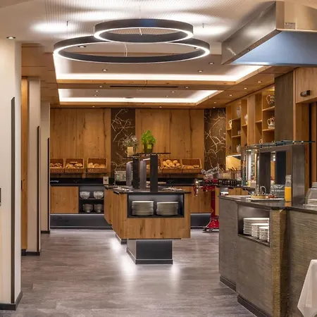 Valara Alpine Art 4*