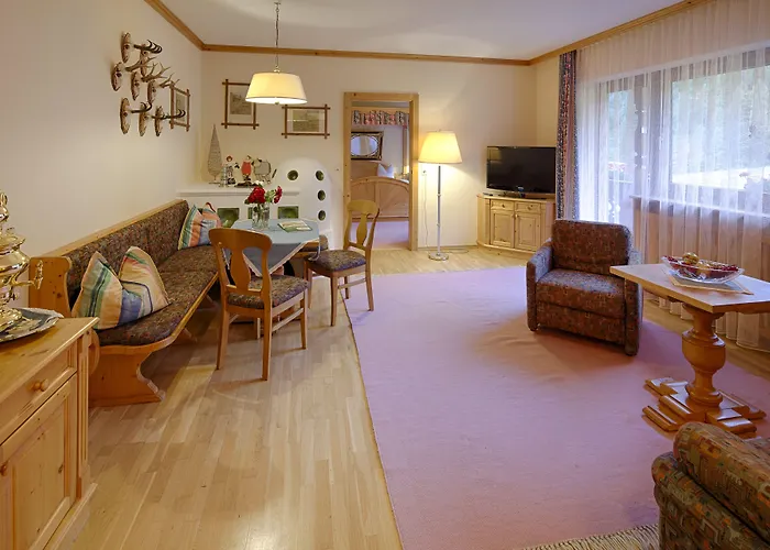 ホテル Valara Alpine Art トゥクス