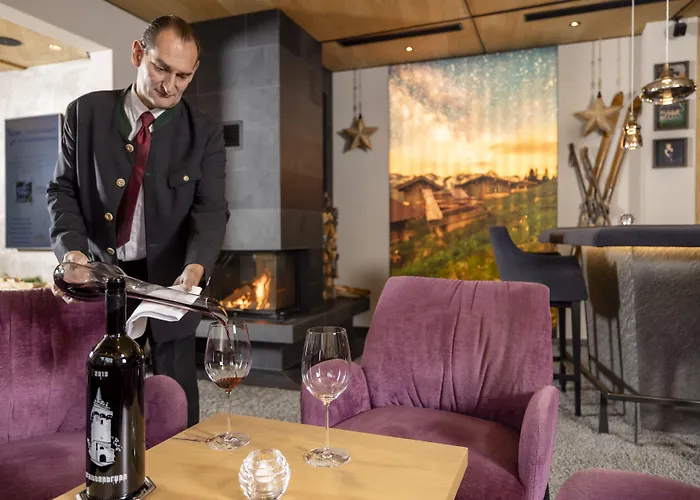 Valara Alpine Art 4* トゥクス