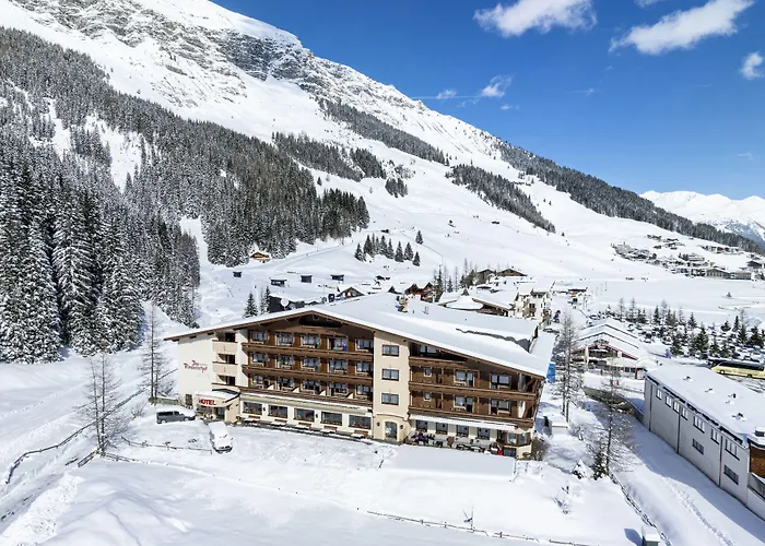 ホテル Valara Alpine Art トゥクス