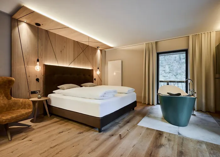 Valara Alpine Art Hotel Tux