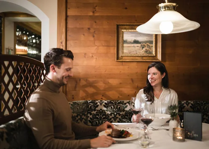 Valara Alpine Art 4* トゥクス