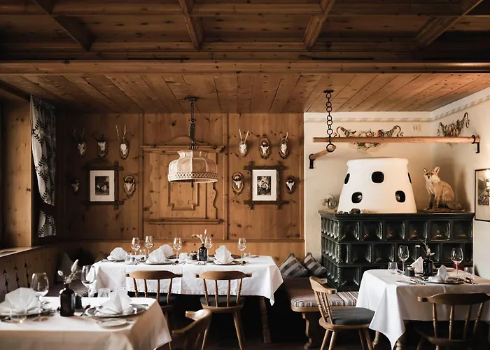 Valara Alpine Art 4* トゥクス