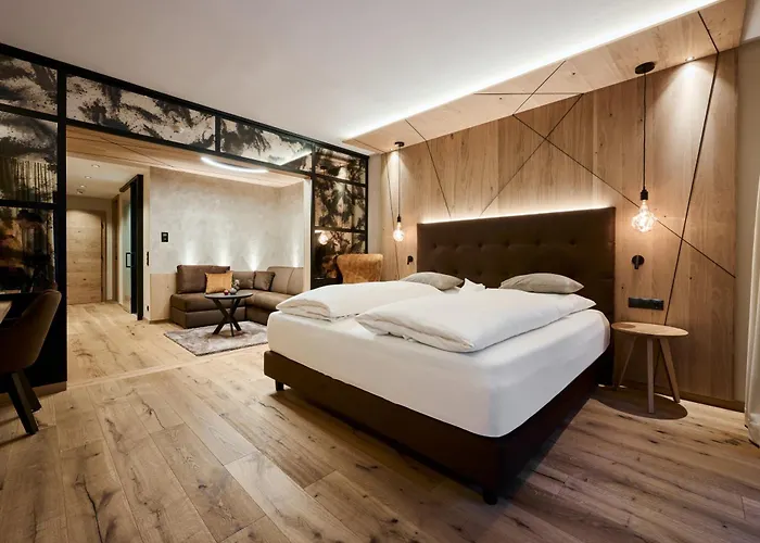 Valara Alpine Art Hotel 4*