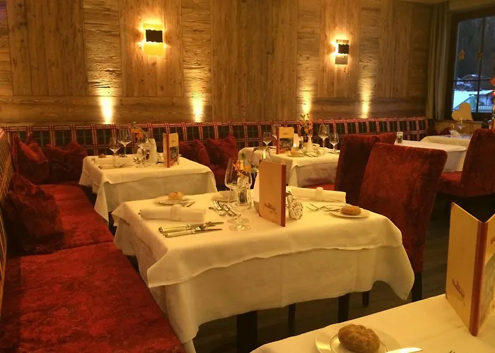 Valara Alpine Art Tux