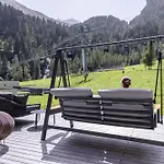 Hotel Valara Alpine Art 4*
