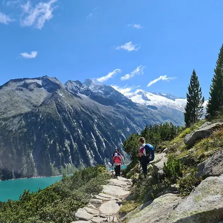 Valara Alpine Art 4*