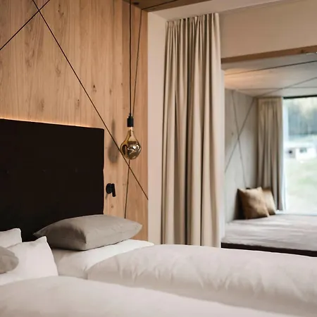 Valara Alpine Art 4* טוקס