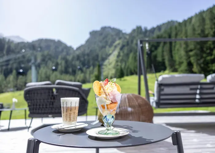 Valara Alpine Art